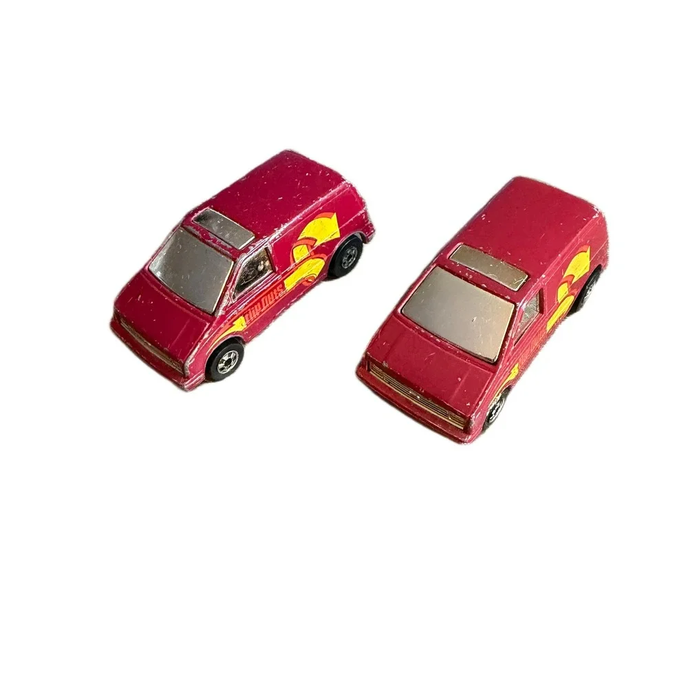 Vintage 1985 Hot Wheels Flip Outs Van Magenta Diecast Toy Car Lot of 2 Hong Kong